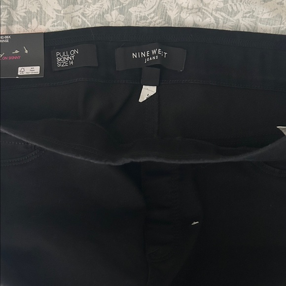 Nine West Heidi Pull On Jeans - Picture 2 of 6